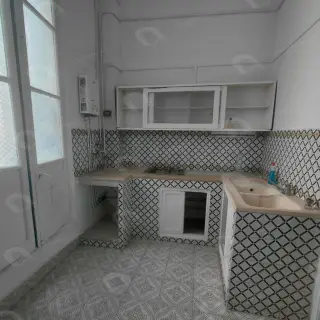Appartement S+2 de 85 m² avec terrasse au 1er étage, centre-ville de Tunis — photo 4