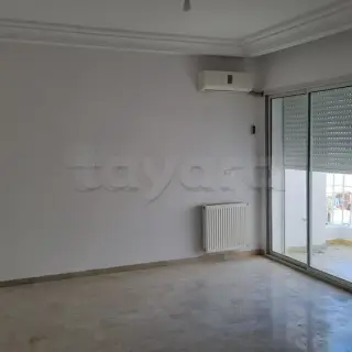 Appartement S+2 de 85 m² au 3e étage avec ascenseur et parking au Bardo 2 — photo 2