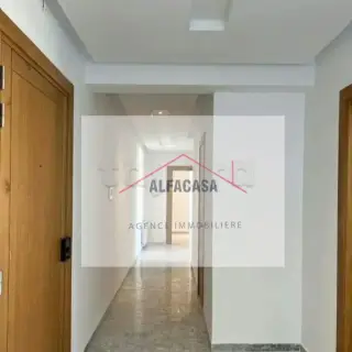 Appartement S+2 haut standing de 124 m² au 4e étage, Cité El Wahat, L’Aouina