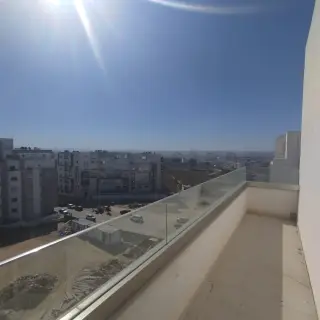 Appartement S+3 haut standing de 166 m² avec terrasse, 6e étage, El Menzah 9C — photo 4