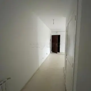 Appartement S+2 de 116 m² au 1er étage, Cité Ennkhilet, Raoued