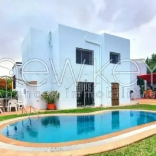 Villa avec piscine, cheminée et suite parentale à La Marsa