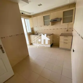 Appartement S+2 avec balcon au 2e étage d’une résidence gardée à La Manouba — photo 4