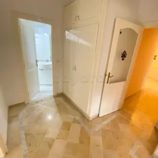 Appartement S+2 avec balcon au 1er étage à Boumhel Bassatine — photo 4