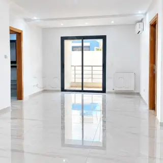 Appartement S+2 en rez-de-chaussée avec balcon à La Manouba