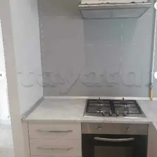 Appartement S+1 au 5e étage avec ascenseur et parking en sous-sol — photo 2