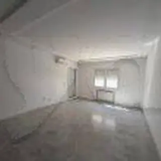Appartement S+3 de 110 m² au 1er étage avec revêtement en marbre
