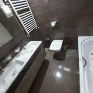 Appartement S+3 de 110 m² au 1er étage avec revêtement en marbre — photo 5