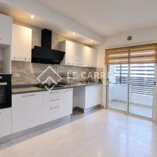 Appartement S+2 avec suite parentale, balcon et parking en sous-sol — photo 2