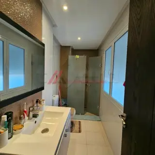 Appartement S+2 de 130 m² avec grande terrasse et parking à Sousse
