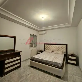 Appartement S+2 de 130 m² avec grande terrasse et parking à Sousse — photo 2