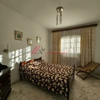 Rez-de-chaussée S+4 meublé avec grand jardin à louer à Chott Meriem — photo 4
