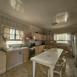 Rez-de-chaussée S+4 meublé avec grand jardin à louer à Chott Meriem — photo 5