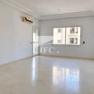 Appartement S+3 de 160 m² avec terrasse et balcon à L'Aouina