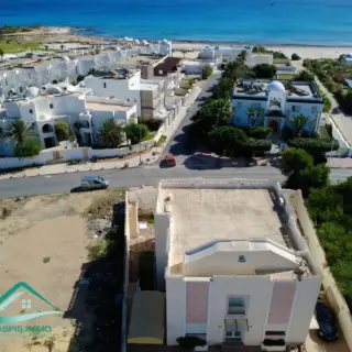 Villa R+2 avec piscine et jardin à 100 m de la plage à Kélibia — photo 2