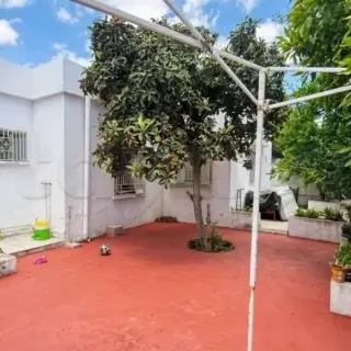 Villa de plain-pied S+3 avec grand jardin, terrasse et garage à l'Ariana — photo 3