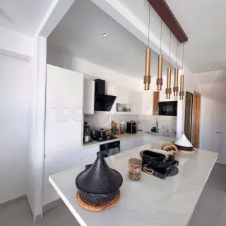 Duplex S+2 meublé avec piscine privée et vue mer à Madfoun — photo 4