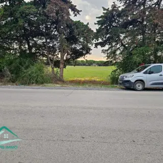 Terrain de 14 000 m² à deux façades près de la forêt de Dar Chichou