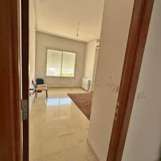 Appartement S+2 de 105 m² au 1er étage avec ascenseur, Jardins d’El Menzah 2