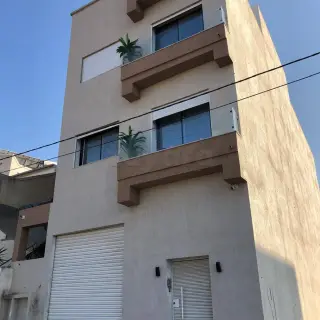 Immeuble indépendant de deux niveaux à Nouvelle Médina 3