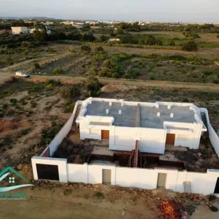 Maison haut standing avec piscine en construction à Kélibia