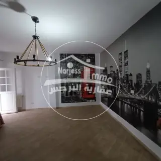 Appartement S+3 rénové de 118 m² au 1er étage à Khzema Est