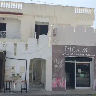 Ancienne villa sur terrain de 439 m² à fort potentiel commercial — photo 2