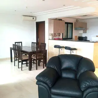 Appartement S+2 au troisième étage avec deux terrasses, mer à 500 m, Skanes