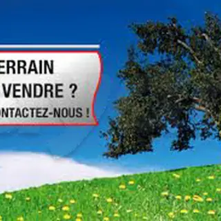Terrain de 750 m² en deuxième position de la mer, titre bleu