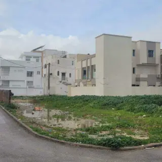 Terrain de 750 m² en cité résidentielle, vente par lots possible — photo 4