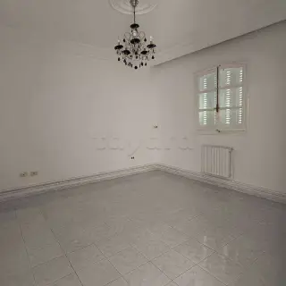 Appartement S+3 au premier étage d’une villa avec chauffage central — photo 2
