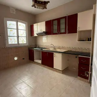 Appartement S+3 au premier étage d’une villa avec chauffage central — photo 5