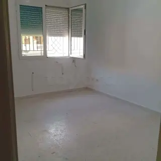Appartement S+2 de 76 m² avec terrasse au premier étage à Sahline — photo 2