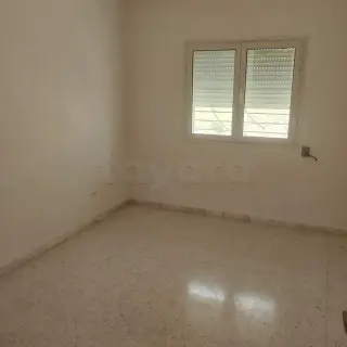 Très bel appartement S+2 avec cuisine équipée, Cité les Palmiers — photo 3