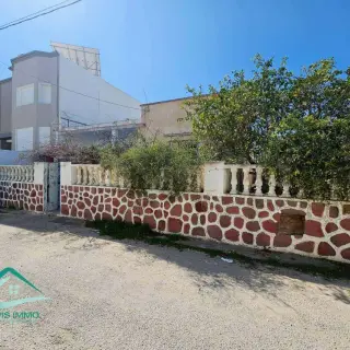Villa de trois chambres sur un terrain de 423 m², cité Stade