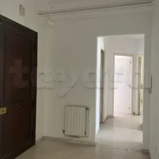 Appartement S+2 avec cuisine équipée et titre bleu — photo 5