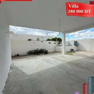 Villa récente avec trois locaux commerciaux et étage S+4 — photo 5