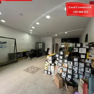 Local commercial de 90 m² avec terrasse sur un axe principal — photo 3
