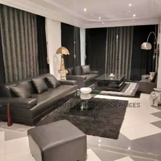 Appartement S+3 haut standing de 160 m² au premier étage d’une résidence