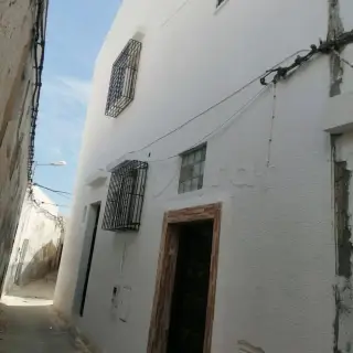 Maison d'angle avec deux studios indépendants à Bab Saadoun