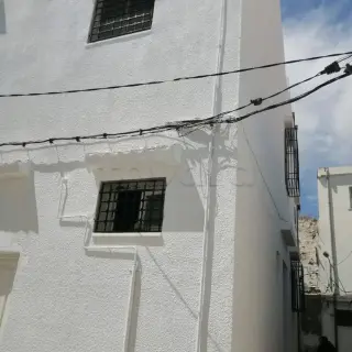 Maison d'angle avec deux studios indépendants à Bab Saadoun — photo 3
