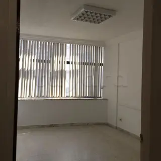 Bureau moderne de 82 m² au 1er étage, climatisation centrale, centre-ville de Tunis — photo 4