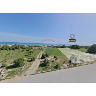 Terrain viabilisé pieds dans l'eau de 860 m² à Jinène, Béni Khiar — photo 4