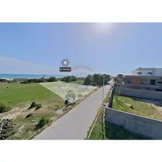 Terrain viabilisé pieds dans l'eau de 860 m² à Jinène, Béni Khiar — photo 5