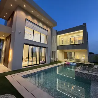 Villa S+3 nuova di alto livello con piscina, strada di Saltania
