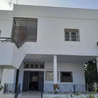 Villa à deux étages indépendants avec garage, puits et alarme — photo 5