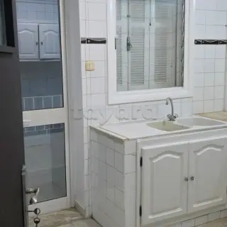 Appartement S+2 de 75 m² au 3e étage avec chauffage central, Cité Olympique — photo 3