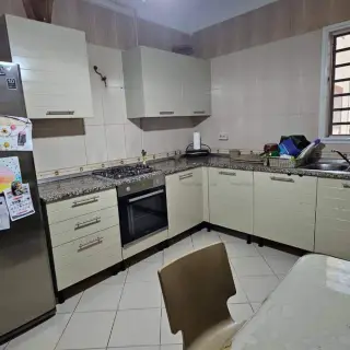 Appartement S+3 de 168 m² au sixième étage à El Aouina — photo 4