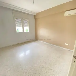 Appartement S+2 au premier étage en résidence sécurisée à Boumhel — photo 2