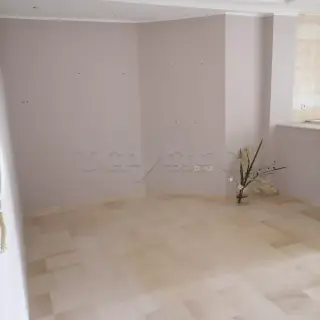 Appartement S+1 au 5e étage avec vue panoramique et balcon, Borj Louzir